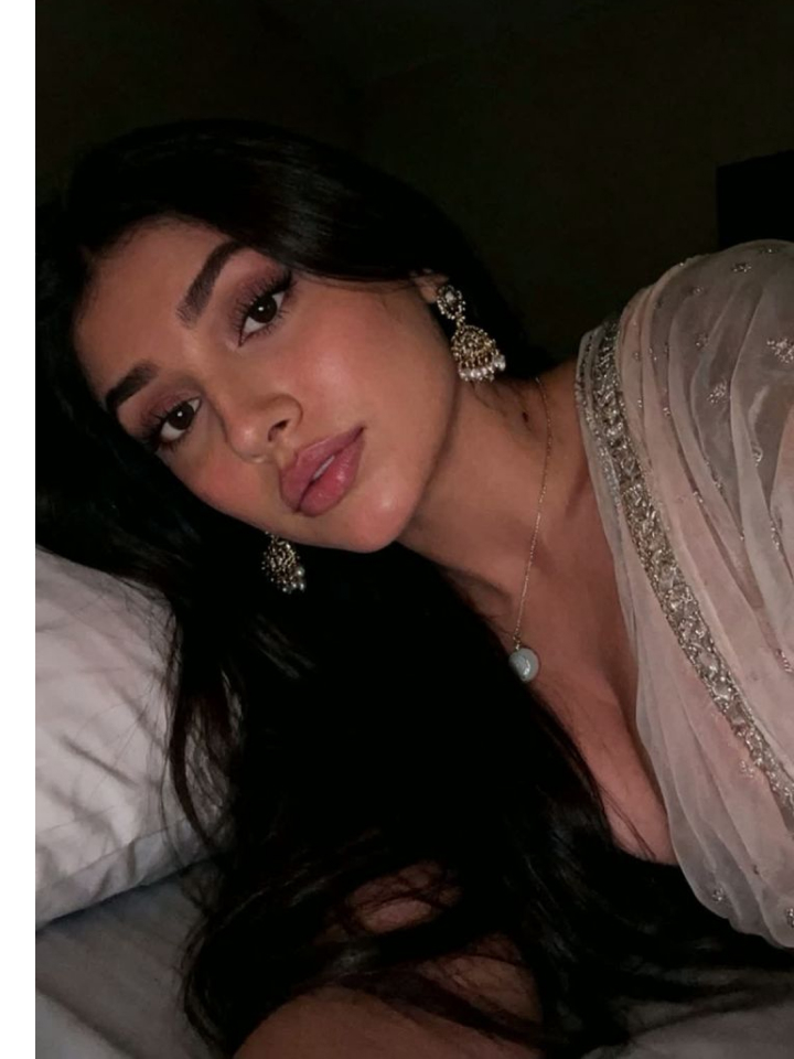 Spend Time with the Best Call Girls in Kolkata to Feel Supercharged